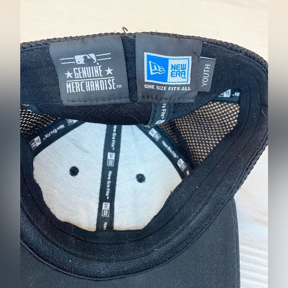 New Era Curved Brim Youth New York Yankees MLB Black Cap - Picture 12 of 14